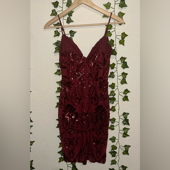 WINDSOR HOMECOMING DRESS - Picture 2 of 5